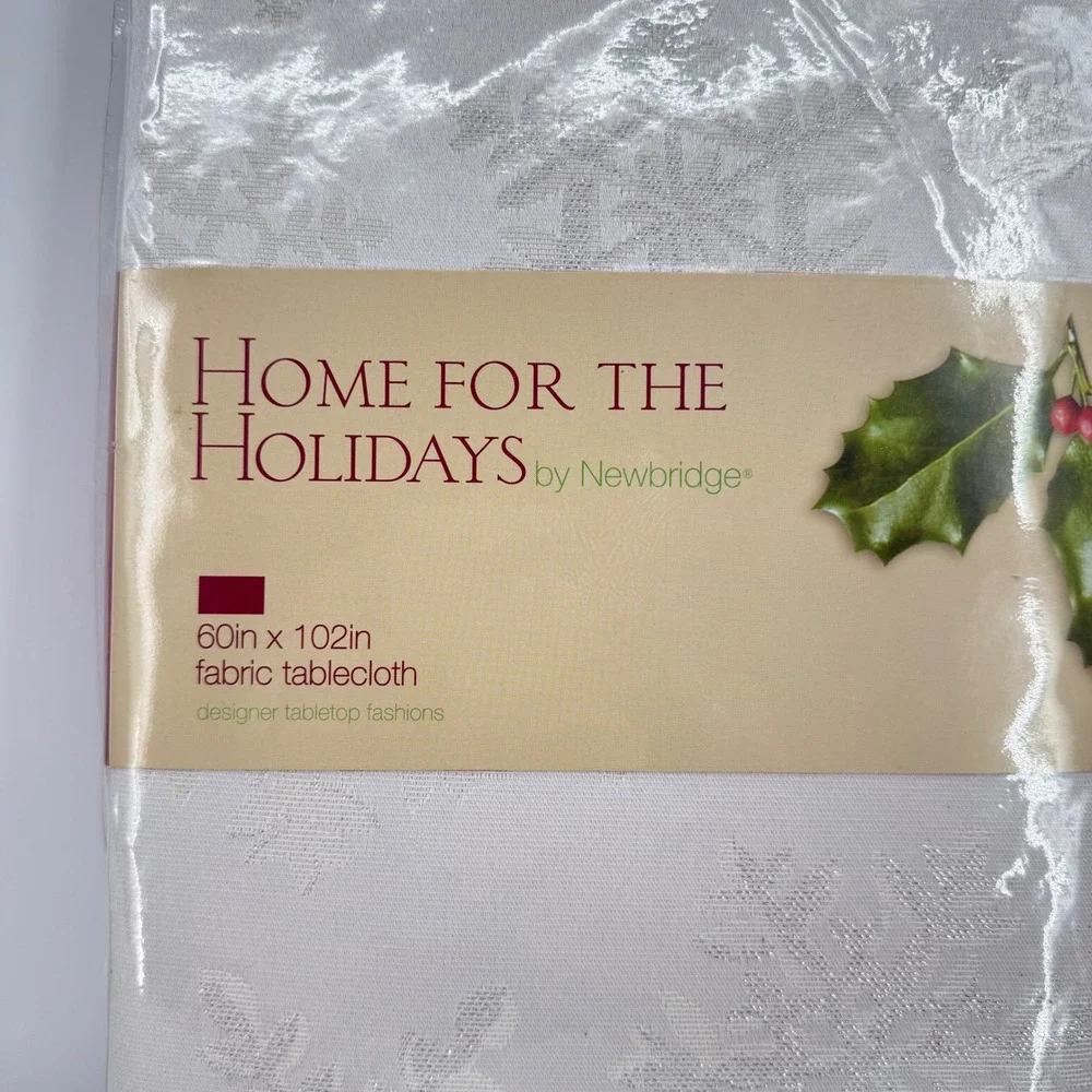Vtg NOS Newbridge Home for the Holidays Snowflake Fabric Tablecloth 60in x 102in